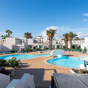  Apartamento Con Terraza Y Piscina En España